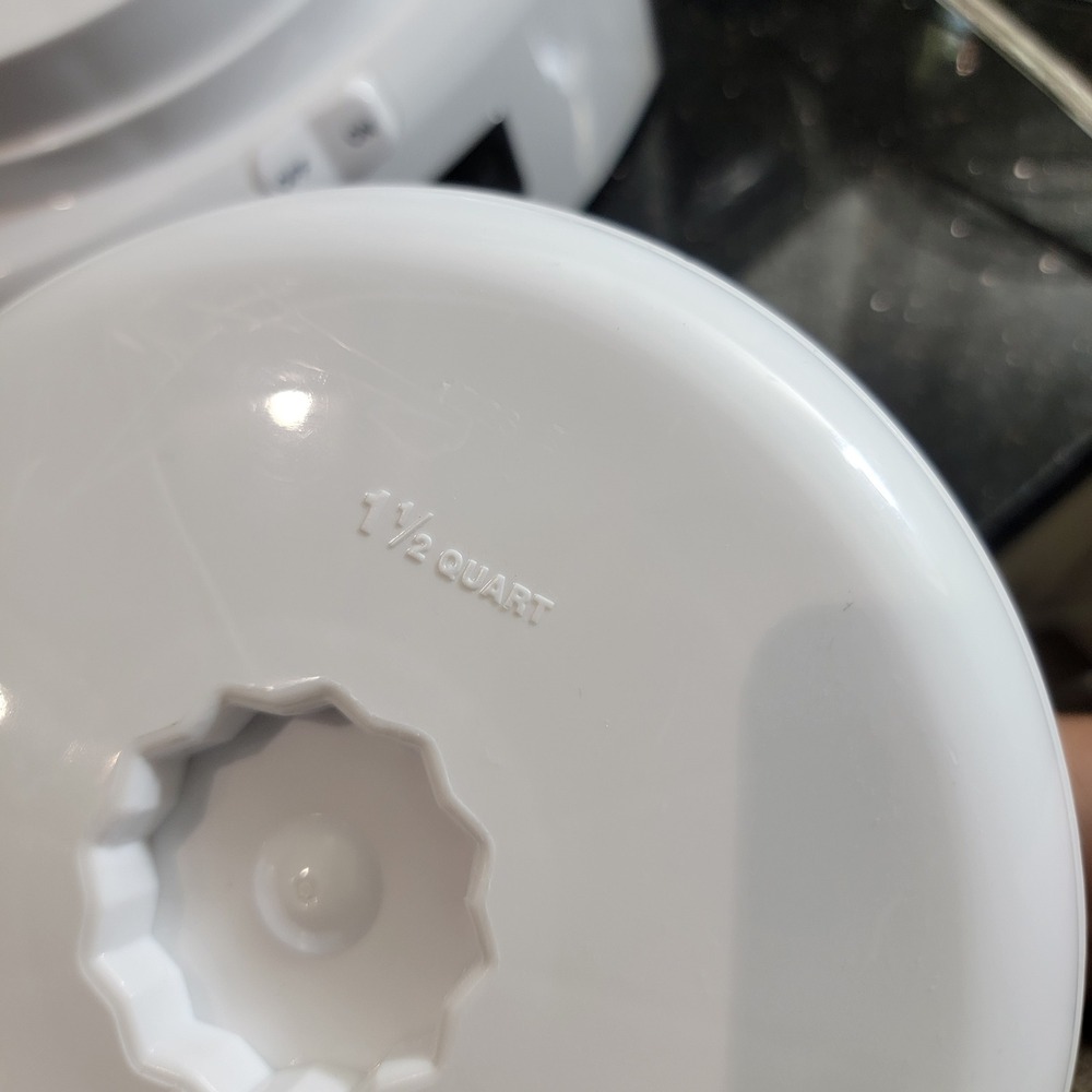 Cuisinart ICE-21 White Frozen Yogurt Ice Cream and Sorbet Maker 1.5 Quart 50W - Picture 10 of 10